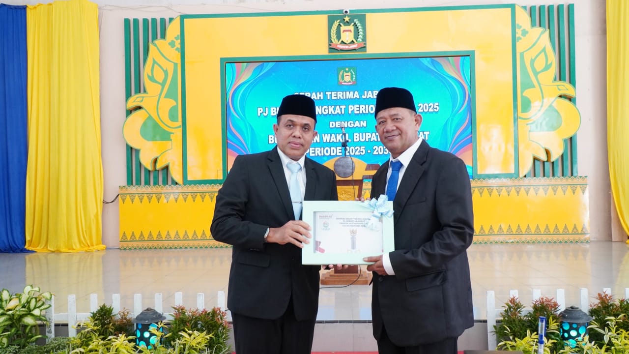 Hari pertama bertugas Bupati Langkat tanda tangani komitmen penerapan UHC