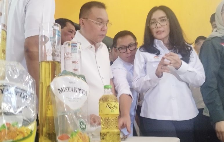 DPR kunjungi Pasar Kramat Jati sidak produk Minyakita DPR kunjungi Pasar Kramat Jati sidak produk Minyakita