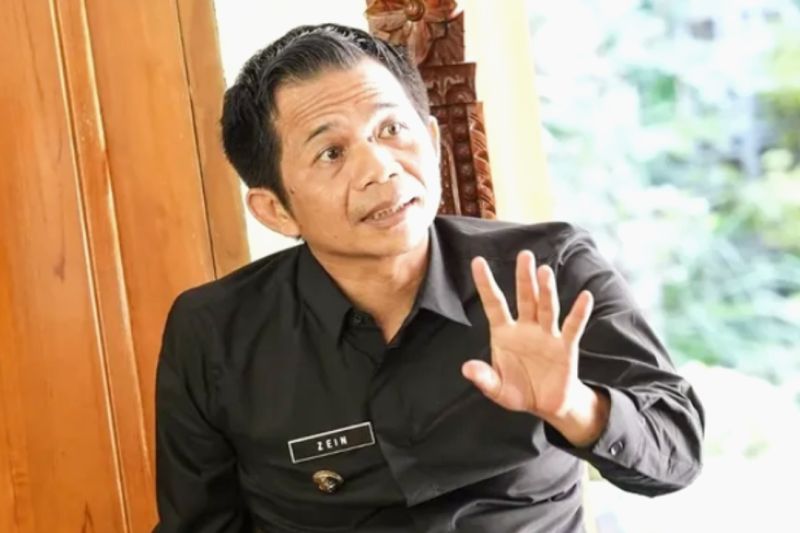 Bupati Purwakarta janji segera perbaiki jalan rusak Bupati Purwakarta janji segera perbaiki jalan rusak