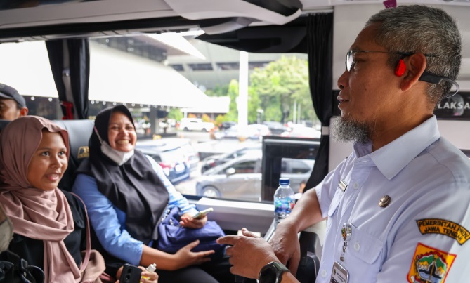 Penjual mie instan mudik gratis dari Semarang Penjual mie instan mudik gratis dari Semarang