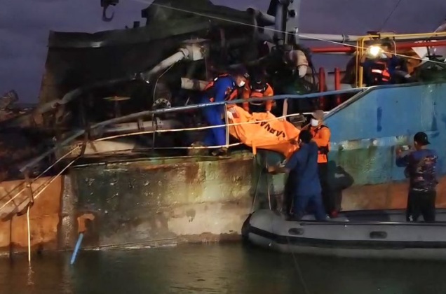 Korban meninggal akibat kebakaran kapal di Lamongan jadi tiga orang Korban meninggal akibat kebakaran kapal di Lamongan jadi tiga orang