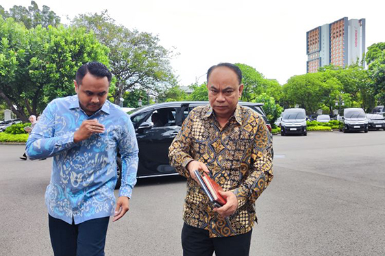 Prabowo panggil sejumlah menteri ke Istana bahas koperasi desa Prabowo panggil sejumlah menteri ke Istana bahas koperasi desa