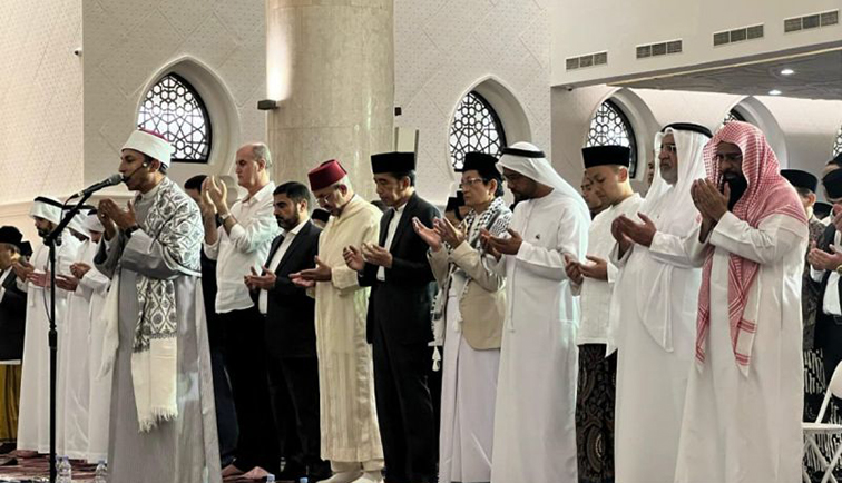 Menag peringati Nuzulul Quran di Masjid Sheikh Zayed Solo Menag peringati Nuzulul Quran di Masjid Sheikh Zayed Solo