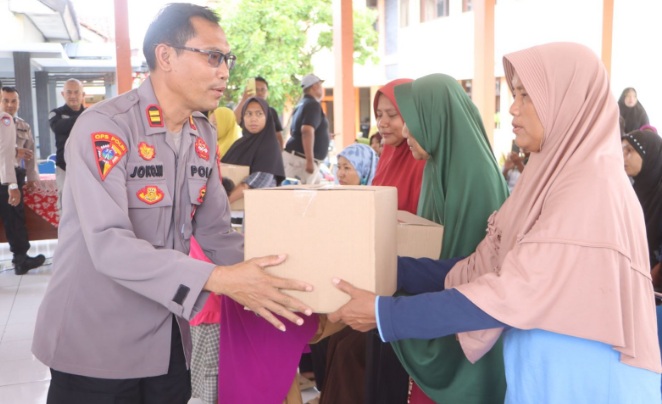 Polres Tegal Kota gelar Jumat Berkah di bulan Ramadan Polres Tegal Kota gelar Jumat Berkah di bulan Ramadan