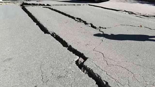 4 Maret 2022: Gempa Berpusat di Darat Getarkan Waingapu NTT