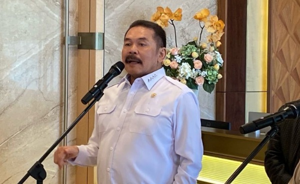 Kejagung dalami grup Orang-Orang Senang terkait kasus minyak mentah Kejagung dalami grup Orang-Orang Senang terkait kasus minyak mentah