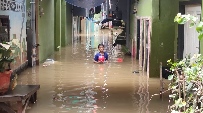 Kerap diterjang banjir, warga Kebon Pala Jakarta Timur minta cepat direlokasi Kerap diterjang banjir, warga Kebon Pala Jakarta Timur minta cepat direlokasi