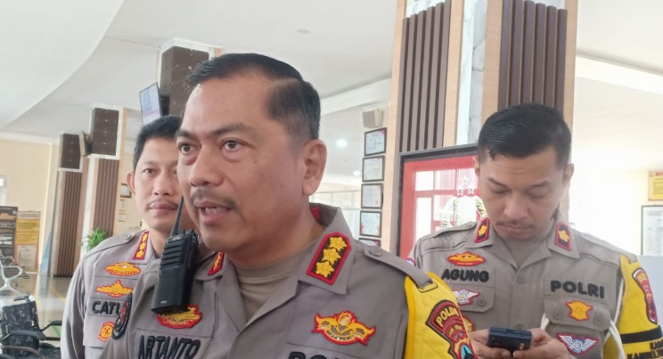 Polda Jateng siapkan one way di Tol Kalikangkung Polda Jateng siapkan one way di Tol Kalikangkung