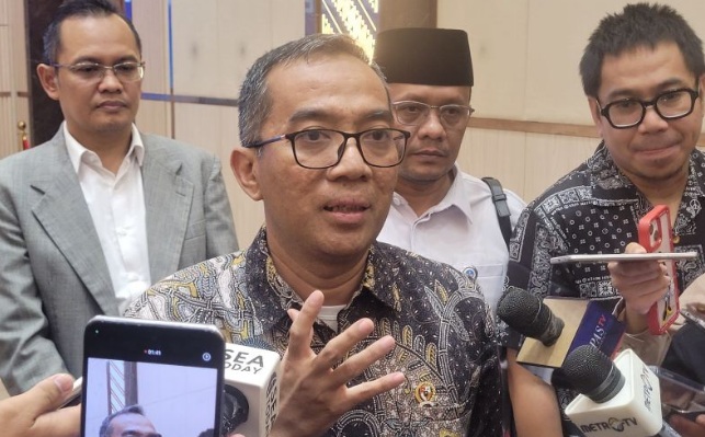 Mendiktisaintek sebut keputusan UI soal S3 Bahlil adalah yang terbaik Mendiktisaintek sebut keputusan UI soal S3 Bahlil adalah yang terbaik