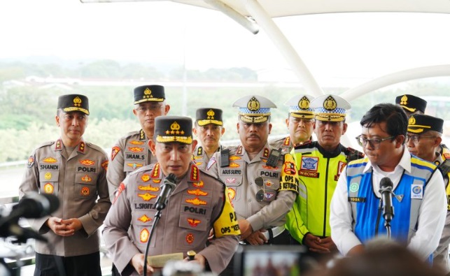 Kapolri pastikan pelayanan arus mudik Lebaran 2025 berjalan maksimal Kapolri pastikan pelayanan arus mudik Lebaran 2025 berjalan maksimal