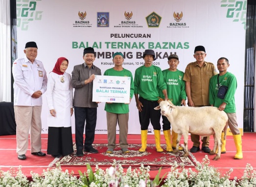 Entaskan kemiskinan, BAZNAS RI luncurkan Program Balai Ternak di Sleman Yogyakarta Entaskan kemiskinan, BAZNAS RI luncurkan Program Balai Ternak di Sleman Yogyakarta