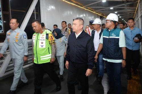 Menhub  Dudy pastikan tak ada penumpukan kendaraan di Merak