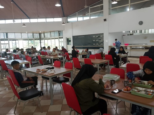 Menu spesial Idulfitri STIS Bogor  untuk penghuni Sentra