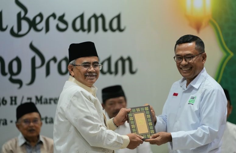 Sinar Mas makmurkan masjid melalui wakaf Al-Quran Sinar Mas makmurkan masjid melalui wakaf Al-Quran