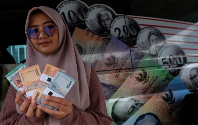 Rupiah melemah seiring guncangan kebijakan proteksionis AS Rupiah melemah seiring guncangan kebijakan proteksionis AS