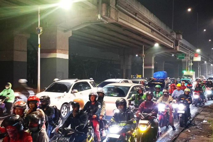Banjir ROB, pemudik hindari jalur Pantura Demak sore - petang Banjir ROB, pemudik hindari jalur Pantura Demak sore - petang