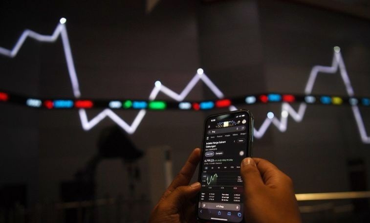 IHSG Jumat dibuka menguat 7,02 poin