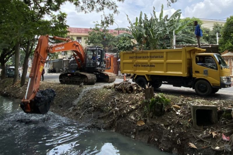 DPUPR Tangerang normalisasi saluran BTT 3 untuk atasi banjir DPUPR Tangerang normalisasi saluran BTT 3 untuk atasi banjir