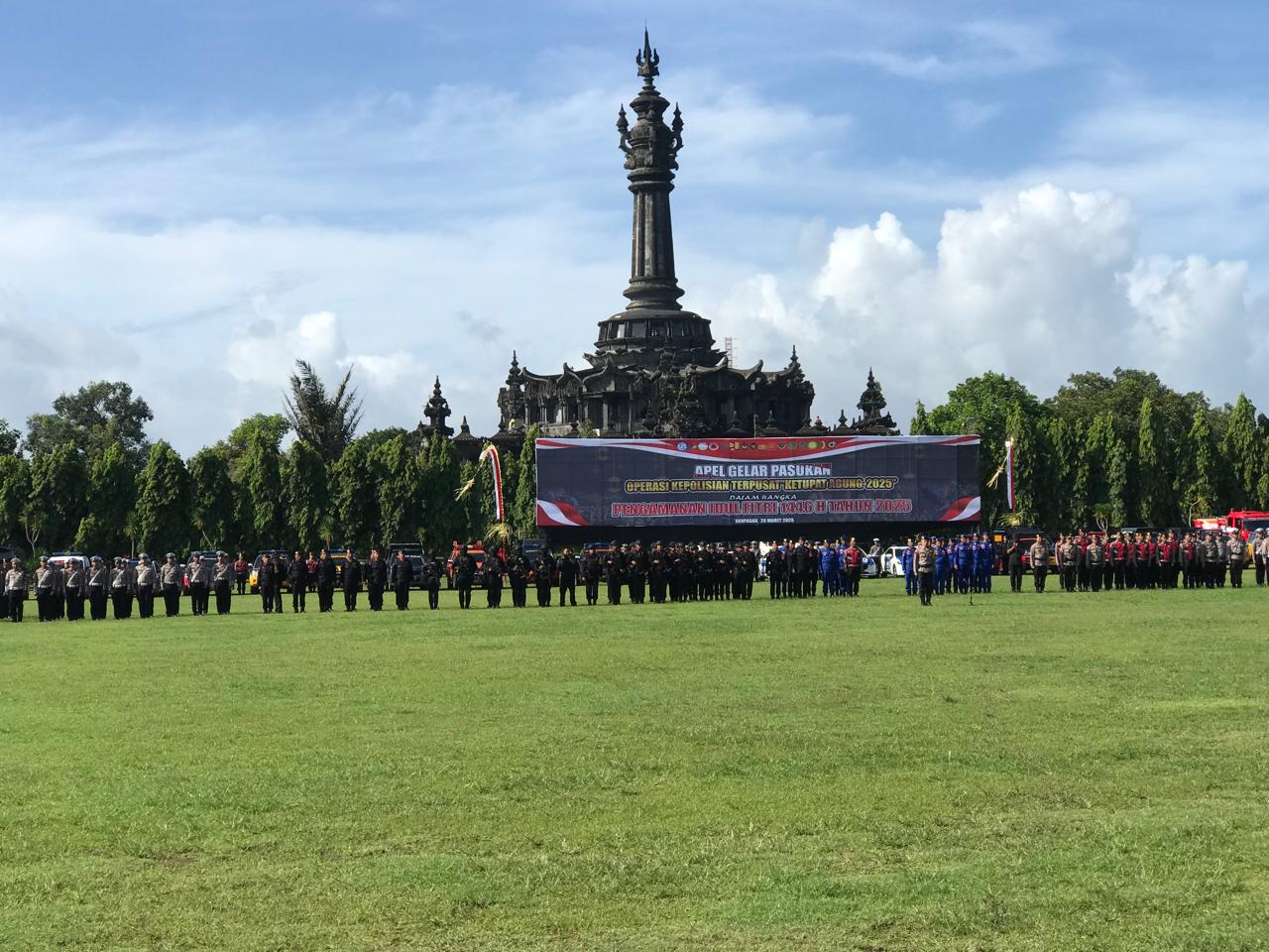 Polda Bali laksanakan Apel Gelar Pasukan Terpusat Ketupat Agung 2025 Polda Bali laksanakan Apel Gelar Pasukan Terpusat Ketupat Agung 2025