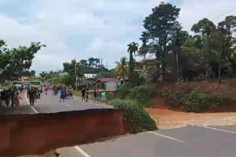 Polres Dharmasraya imbau pengendara ambil jalur alternatif