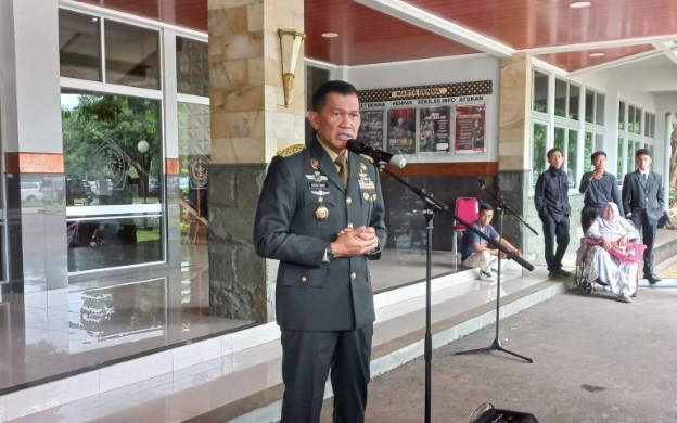 TNI minta masyarakat laporkan prajurit yang intimidasi massa saat demo TNI minta masyarakat laporkan prajurit yang intimidasi massa saat demo