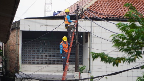 PLN pulihkan listrik pascabanjir di Jakarta, 100 % nyala