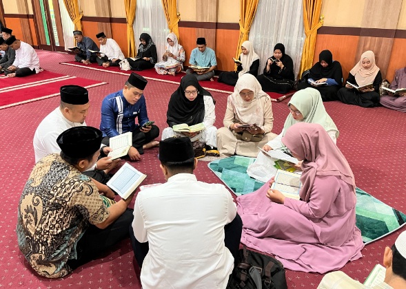 Kanwil Kemenagsu ikuti gelaran Indonesia Khataman Al Quran: Sebanyak 14.089 kali khatam Kanwil Kemenagsu ikuti gelaran Indonesia Khataman Al Quran: Sebanyak 14.089 kali khatam