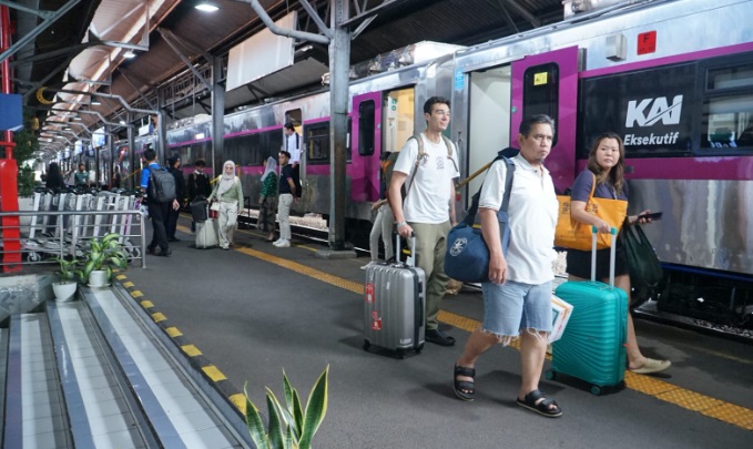 Sebanyak 82.000 penumpang tiba di Stasiun Wilayah Daop 4 Semarang Sebanyak 82.000 penumpang tiba di Stasiun Wilayah Daop 4 Semarang