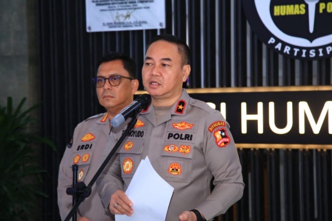 Kapolri tetapkan status gugur dan beri KPLB Anumerta terhadap 3 personel terbaiknya Kapolri tetapkan status gugur dan beri KPLB Anumerta terhadap 3 personel terbaiknya