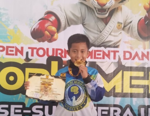 Kisah Rasyid, anak TKI berprestasi di cabor karate junior