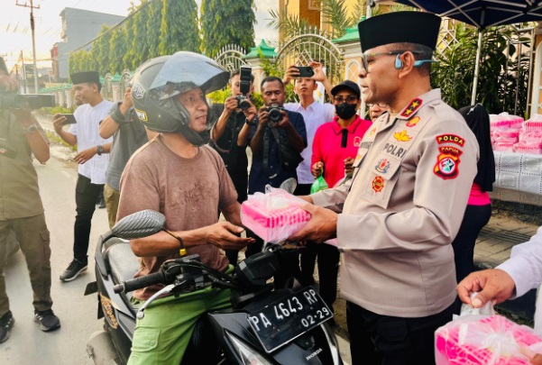 Kapolda Papua gelar Safari Ramadhan ke Masjid Al-Aqsha Sentani Kapolda Papua gelar Safari Ramadhan ke Masjid Al-Aqsha SentaniÂ