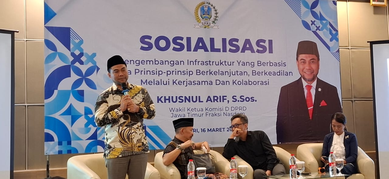 Komisi D DPRD Jatim Khusnul Arif gelar diskusi pembangunan, bahas persoalan banjir di Kediri Komisi D DPRD Jatim Khusnul Arif gelar diskusi pembangunan, bahas persoalan banjir di Kediri