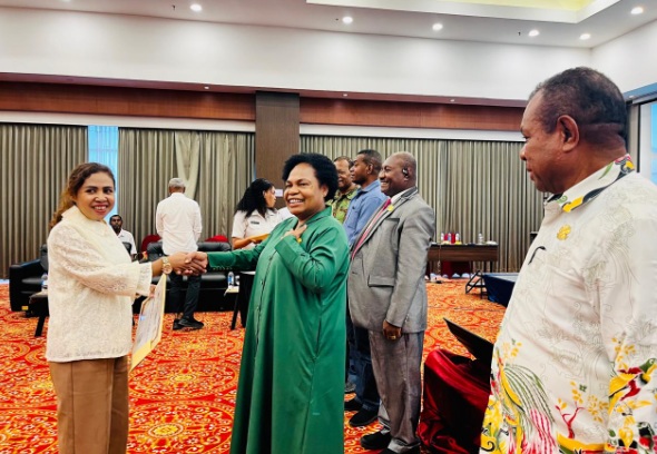 Majelis Rakyat Papua minta pemerintah pusat tidak potong dana otsus Majelis Rakyat Papua minta pemerintah pusat tidak potong dana otsusÂ