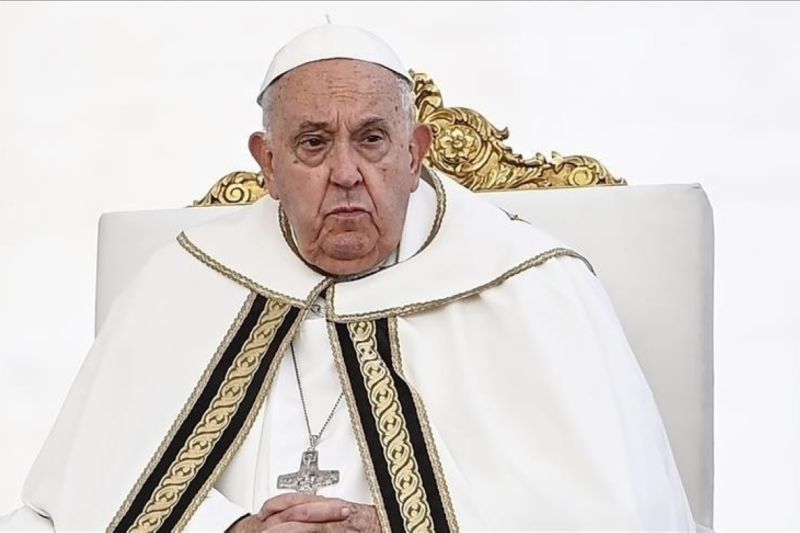 Paus Fransiskus jalani malam tenang setelah mengalami kejang bronkial