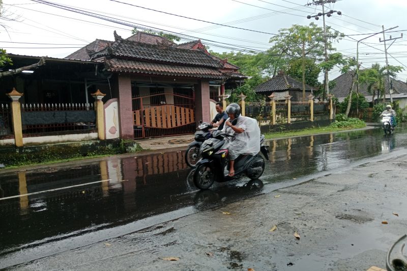 Cuaca saat perayaan Nyepi dan Idul Fitri di NTB berpotensi hujan Cuaca saat perayaan Nyepi dan Idul Fitri di NTB berpotensi hujan