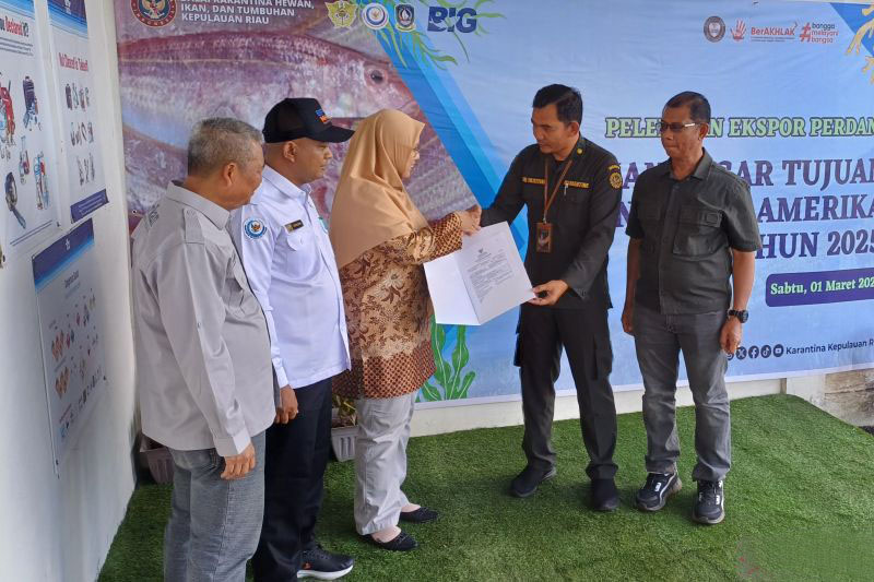 Karantina Kepri lepas ekspor perdana ikan anggoli ke AS