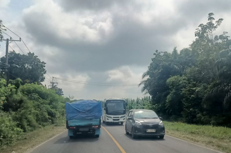 Jalur mudik tiga kecamatan di OKU Sumsel rawan longsor Jalur mudik tiga kecamatan di OKU Sumsel rawan longsor