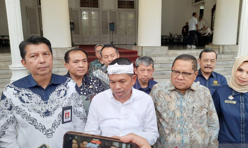 Dedi Mulyadi hapus tunggakan pajak kendaraan hingga 2024 Dedi Mulyadi hapus tunggakan pajak kendaraan hingga 2024