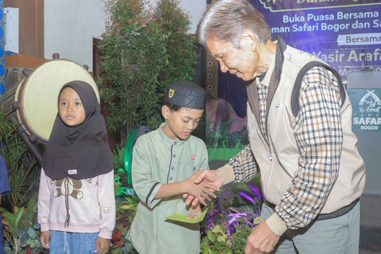 Taman Safari Bogor gelar buka puasa bersama dan santunan yatim Taman Safari Bogor gelar buka puasa bersama dan santunan yatim