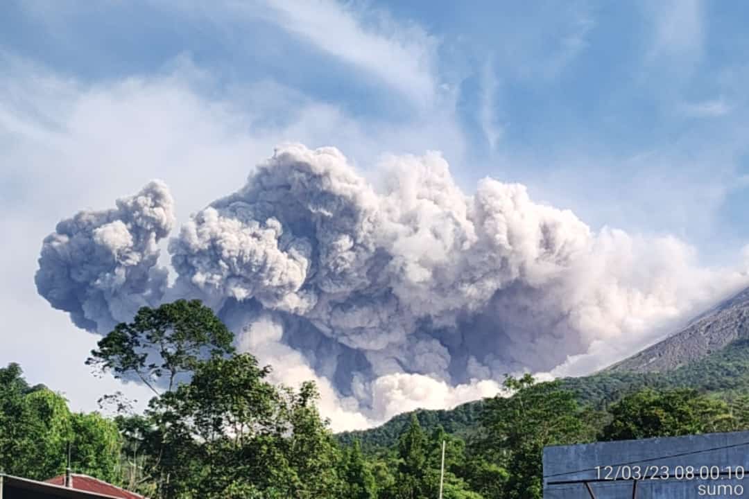 15 Maret 2023: Waspada dampak awan panas guguran Gunung Merapi 15 Maret 2023: Waspada dampak awan panas guguran Gunung Merapi