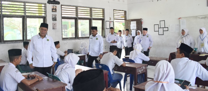 Kakanwil Kemenagsu monitoring pelaksanaan UM MAN 3 Medan