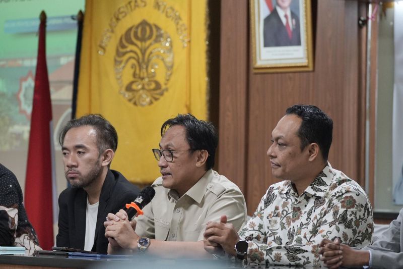 BPJPH tekankan urgensi sertifikasi halal bagi produk kesehatan BPJPH tekankan urgensi sertifikasi halal bagi produk kesehatan