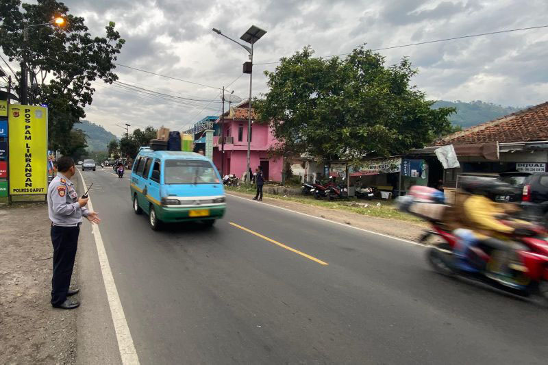 Polres Garut berlakukan sistem satu arah 15 kali di jalur nasional