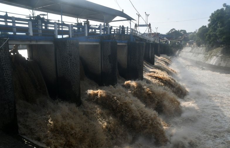 BPBD minta warga bantaran Ciliwung waspada banjir BPBD minta warga bantaran Ciliwung waspada banjir