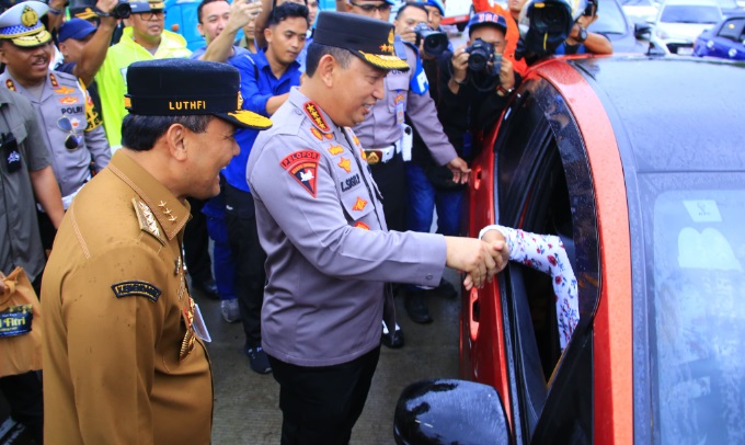 Kapolri tegaskan rekayasa lalin efektif bikin arus mudik lancar Kapolri tegaskan rekayasa lalin efektif bikin arus mudik lancar