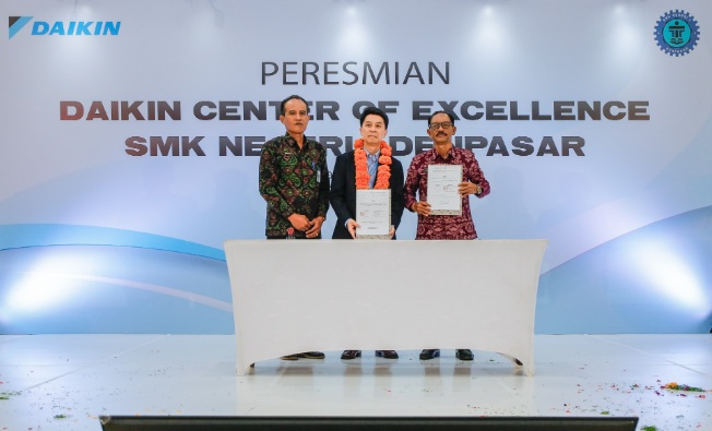 DAIKIN resmikan pusat keunggulan SMK pertama di Bali DAIKIN resmikan pusat keunggulan SMK pertama di Bali
