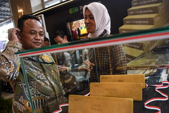 Harga emas 6 Maret turun tipis jadi Rp1,706 juta per gram Harga emas 6 Maret turun tipis jadi Rp1,706 juta per gram