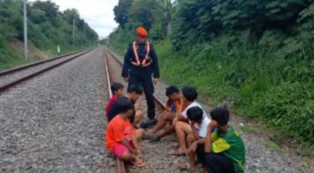KAI Daop 2 Bandung larang masyarakat ngabuburit di jalur kereta api