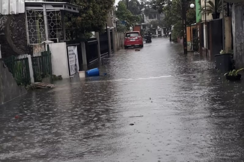 BPBD Jabar catat 245 rumah terendam banjir di Rancasari Bandung BPBD Jabar catat 245 rumah terendam banjir di Rancasari Bandung