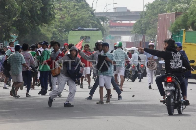 Polisi selidiki remaja bentrok di Jalan Kyai Tapa Polisi selidiki remaja bentrok di Jalan Kyai Tapa